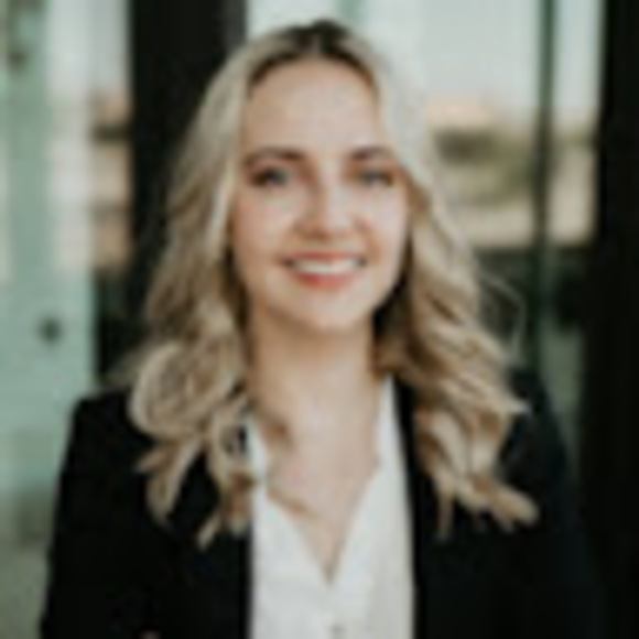 Meet your Posher, Nicole - Picture 1 of 1